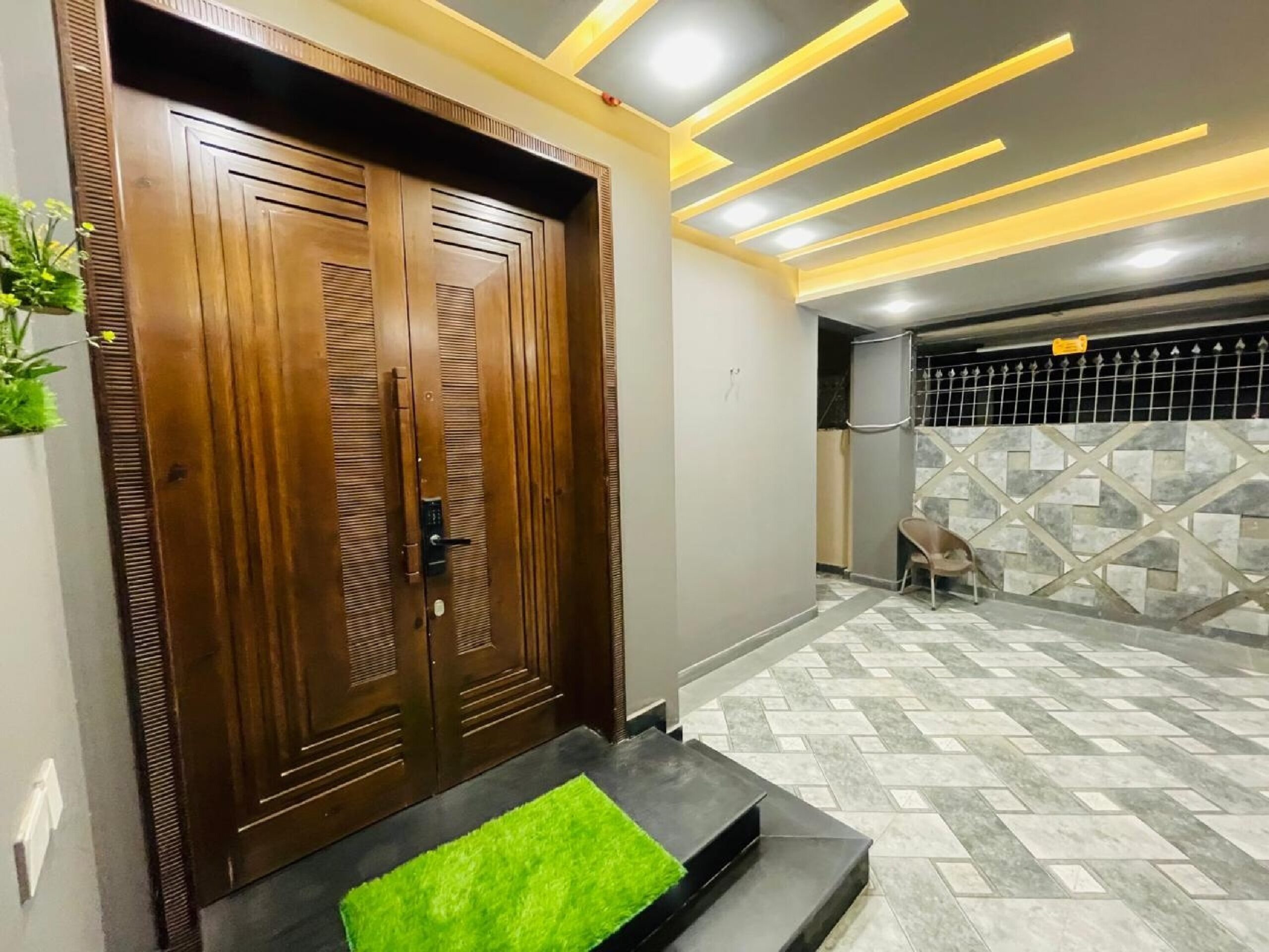 DHA PHASE 8​ APARTMENT